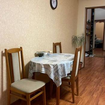 Продается 1-комнатная квартира, 61,9 м²