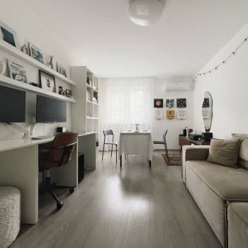 Продается 1-комнатная квартира, 36 м²