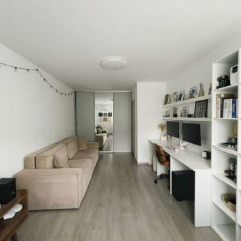 Продается 1-комнатная квартира, 36 м²