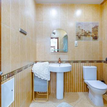 Продается Многокомнатная квартира, 120 м²
