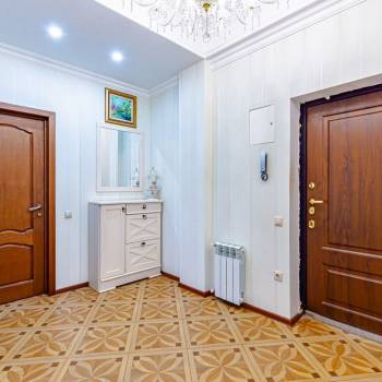 Продается Многокомнатная квартира, 120 м²