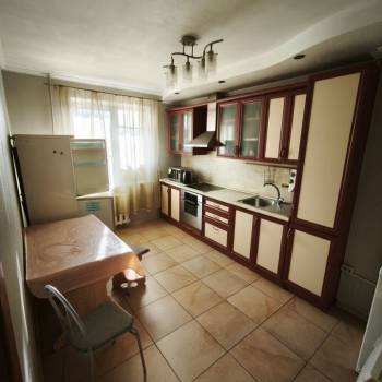 Продается Многокомнатная квартира, 84 м²