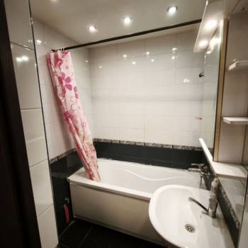 Продается Многокомнатная квартира, 84 м²
