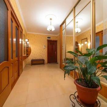 Продается 3-х комнатная квартира, 173,5 м²