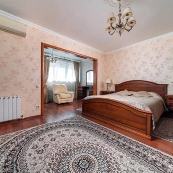 Продается 3-х комнатная квартира, 173,5 м²