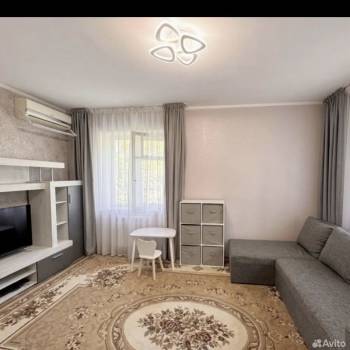 Продается 1-комнатная квартира, 36 м²