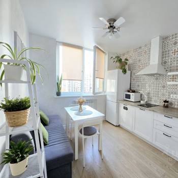 Продается 1-комнатная квартира, 35 м²
