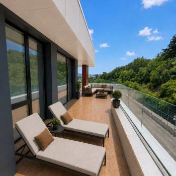 Продается 3-х комнатная квартира, 158 м²