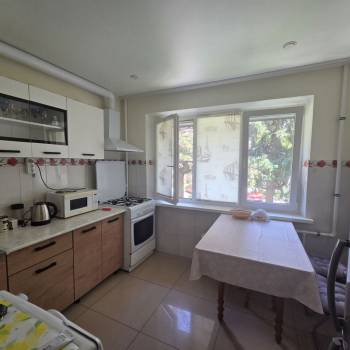 Сдается Многокомнатная квартира, 60 м²