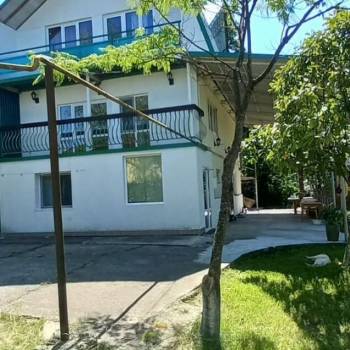 Продается Дом, 196 м²