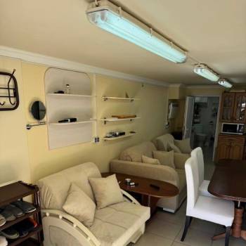 Продается 1-комнатная квартира, 56 м²