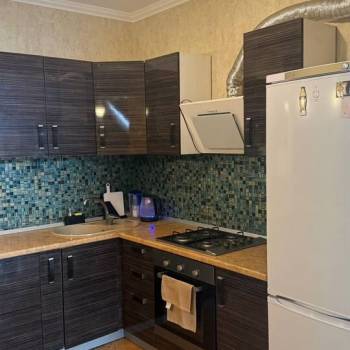 Продается 1-комнатная квартира, 76 м²