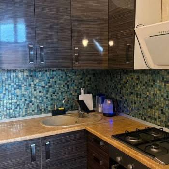 Продается 1-комнатная квартира, 76 м²