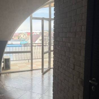 Продается 1-комнатная квартира, 76 м²