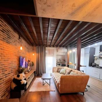 Продается 2-х комнатная квартира, 80 м²