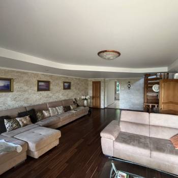 Сдается Многокомнатная квартира, 280 м²