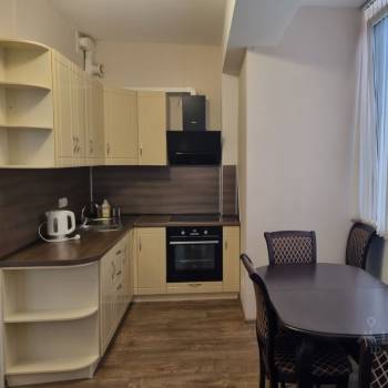 Сдается 1-комнатная квартира, 42 м²