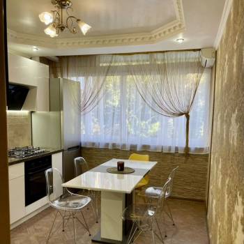 Продается Многокомнатная квартира, 85 м²