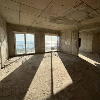 Продается 1-комнатная квартира, 92 м²