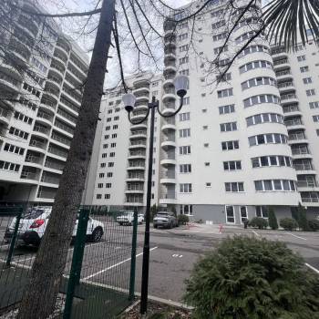 Продается 1-комнатная квартира, 105,5 м²