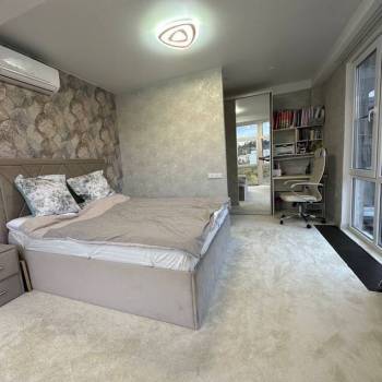 Продается Многокомнатная квартира, 91,9 м²