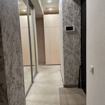 Продается Многокомнатная квартира, 91,9 м²