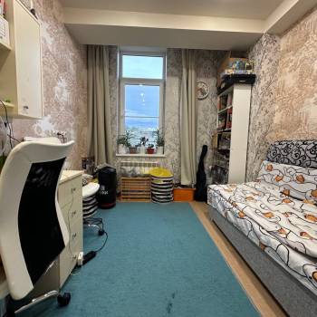 Продается Многокомнатная квартира, 91,9 м²
