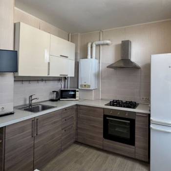 Сдается 1-комнатная квартира, 42 м²