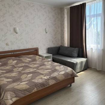 Сдается 1-комнатная квартира, 42 м²