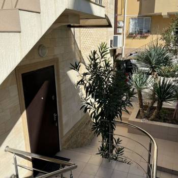 Сдается 1-комнатная квартира, 70 м²