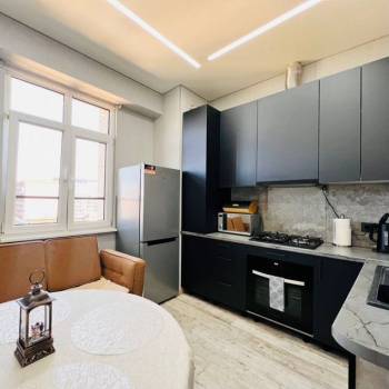 Продается 1-комнатная квартира, 35 м²