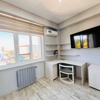 Продается 1-комнатная квартира, 35 м²