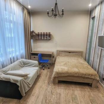 Сдается Многокомнатная квартира, 80 м²