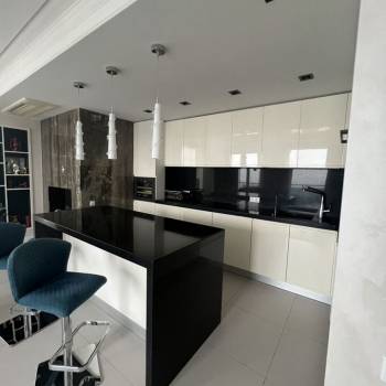 Продается Многокомнатная квартира, 110 м²