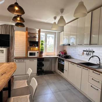 Продается 2-х комнатная квартира, 84 м²