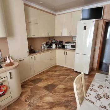 Продается 2-х комнатная квартира, 76 м²