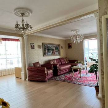 Продается 2-х комнатная квартира, 110 м²