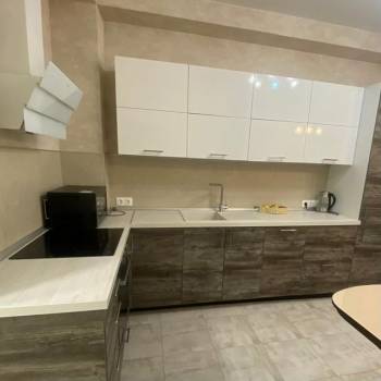 Продается 1-комнатная квартира, 42 м²