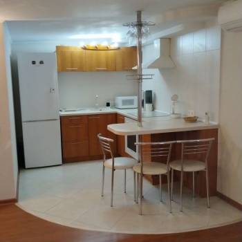 Сдается 2-х комнатная квартира, 116 м²