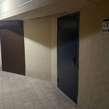 Продается 1-комнатная квартира, 97,7 м²