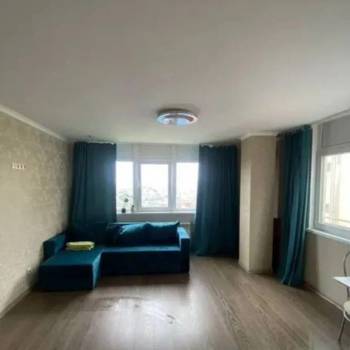 Сдается Многокомнатная квартира, 100 м²