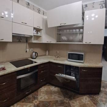 Сдается Многокомнатная квартира, 90 м²