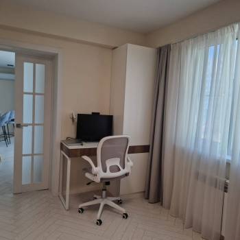 Продается Многокомнатная квартира, 100 м²
