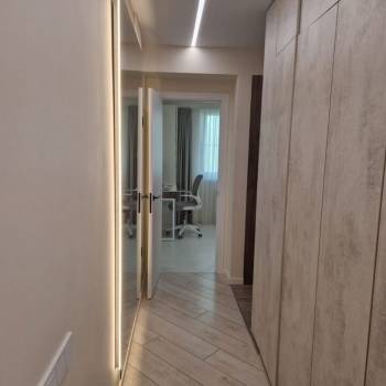 Продается Многокомнатная квартира, 100 м²
