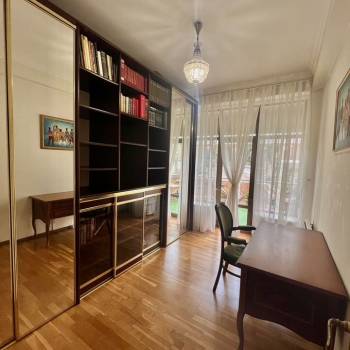 Продается Многокомнатная квартира, 136 м²
