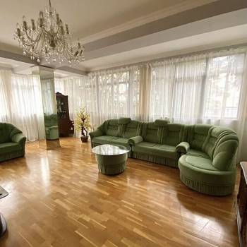 Продается Многокомнатная квартира, 136 м²