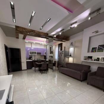 Продается 2-х комнатная квартира, 75 м²