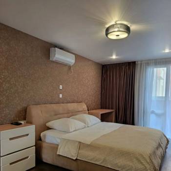 Сдается 2-х комнатная квартира, 77 м²