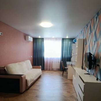 Сдается 2-х комнатная квартира, 77 м²