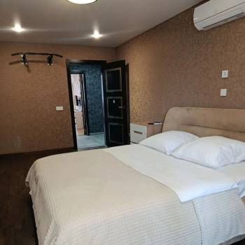 Сдается 2-х комнатная квартира, 77 м²